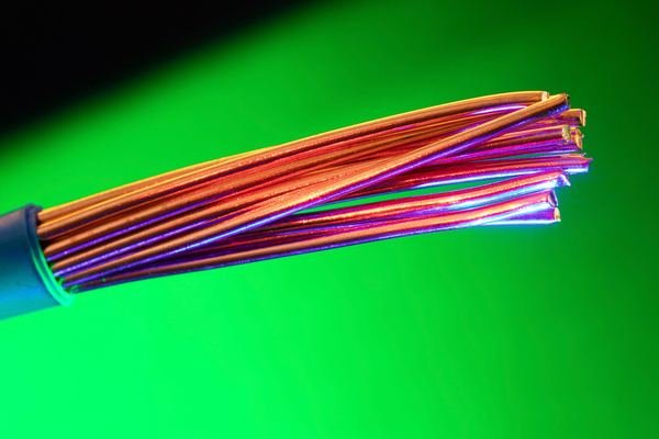Cut end of a stranded copper power cable